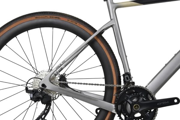 SENSA GIULIA GRAVEL ELITE GRX 2x12v + RUEDAS CARBONO SUPRA - MAT BLACK / SAND - Imagen 4