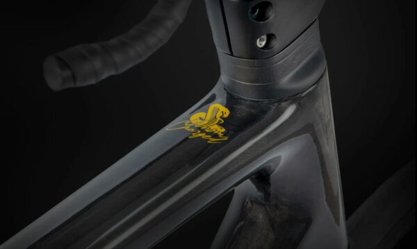 COLUER INVICTA 5.7 - SHIMANO 105 DI2 12v - AZUL - Imagen 2