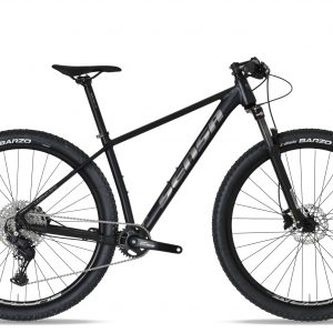 "Bicicleta de montaña SENSA LIVIGNO EVO C11 2025 negra con cuadro de aluminio Lite 6061 y grupo Shimano CUES de 11 velocidades."